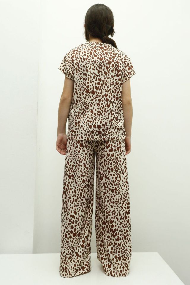 Kız Çocuk İki İplik Kumaş Leopar Desenli Jogger Pantolon Tshirt Takımı