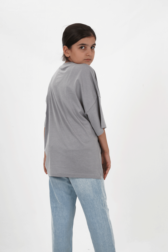 Kız Çocuk Gri Süprem Kumaş  Bisiklet Yaka Kelebek Baskılı Tshirt