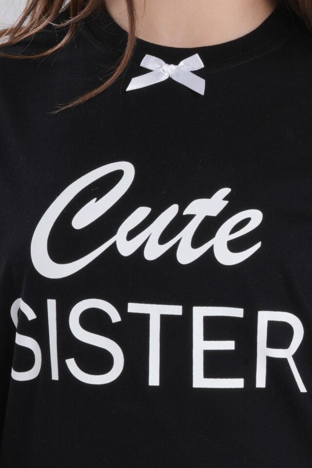Kız Çocuk Bisiklet Yaka Kurdeleli Salaş Kesim Slogan Baskılı T-Shirt