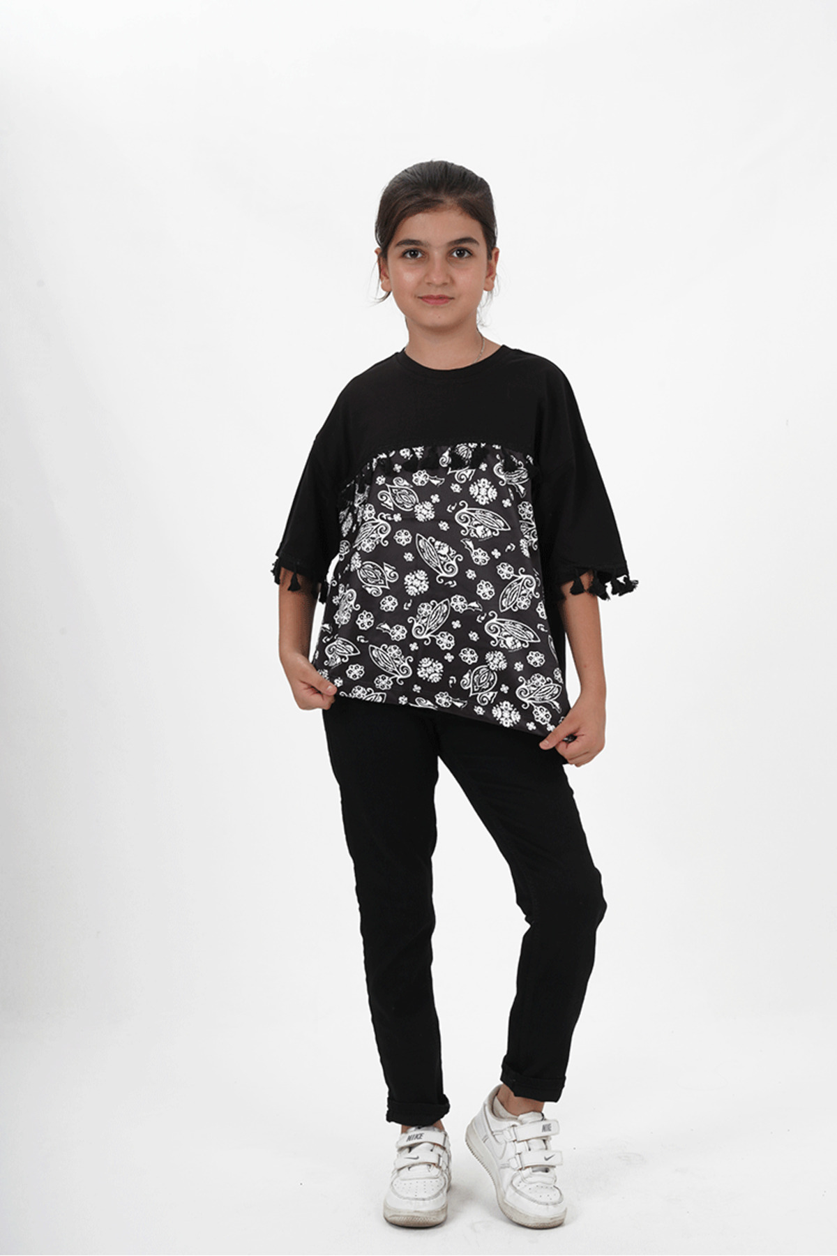 kiz-cocuk-suprem-kumas-bisiklet-yaka-desenli-tshirt-952.jpg
