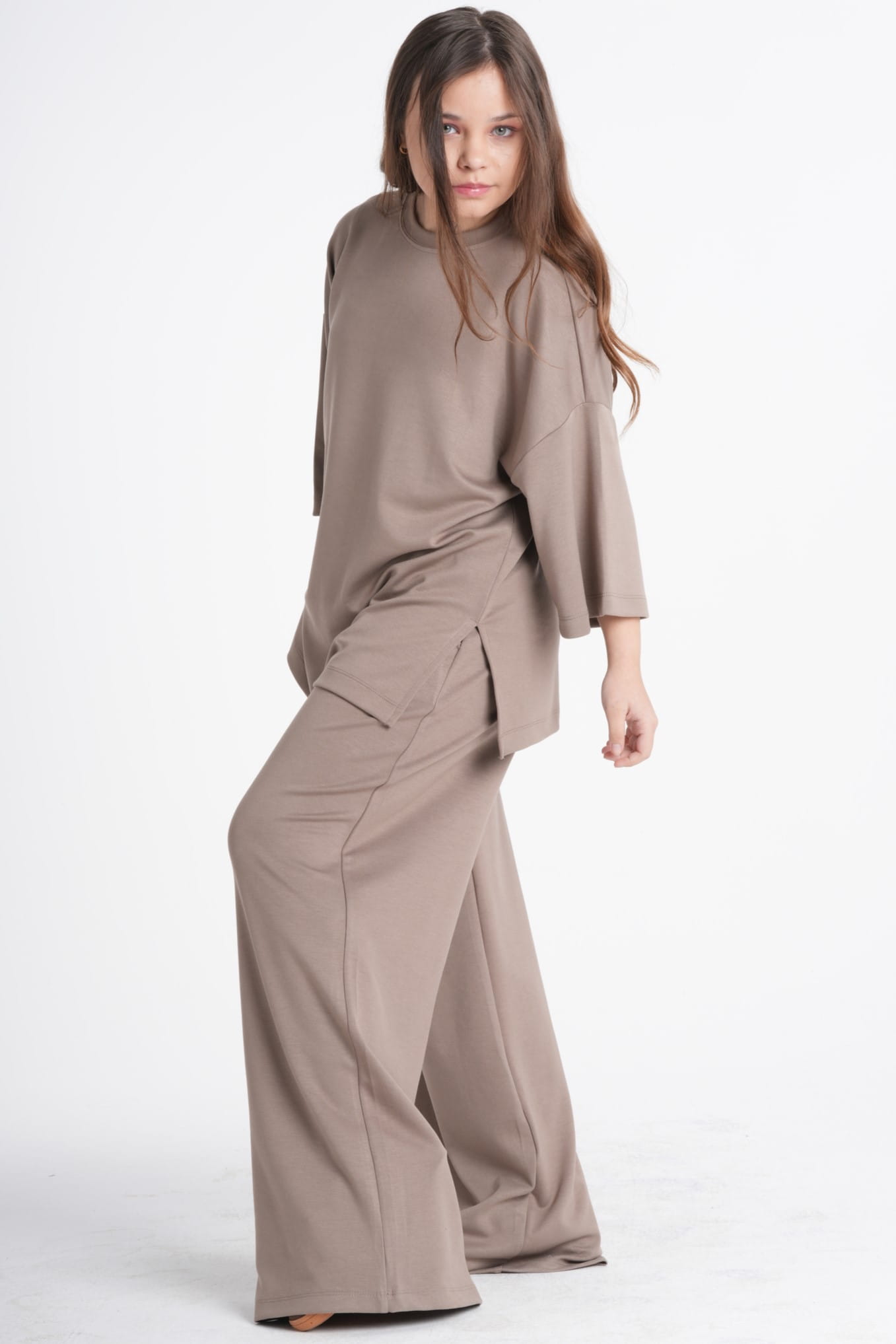 kiz-cocuk-renkli-oysho-kumas-rahat-kesim-ev-takimi-oversize-t-shirt-ve-genis-paca-pantolon-seti-konforlu-lounge-giyimi-2275-1.jpg