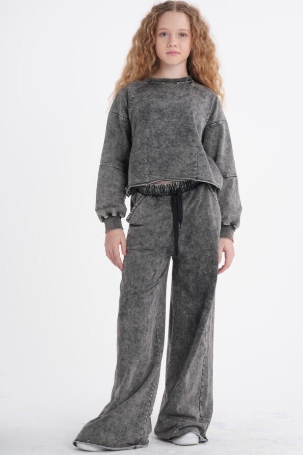 Kız Çocuk Crop Sweatshirt ve Bol Paça Pantolon Takımı