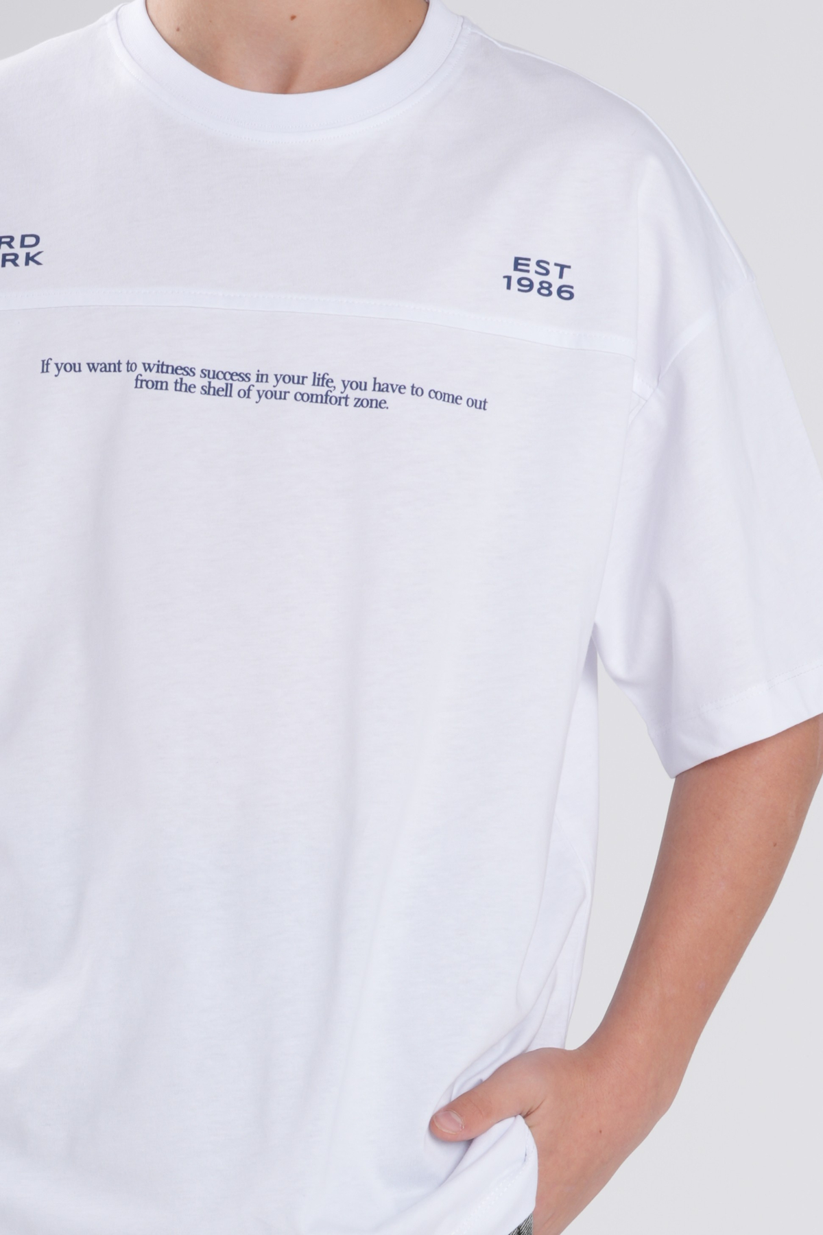 erkek-cocuk-rhat-kesim-on-ve-arkali-yazi-baskili-t-shirt-2593.jpg