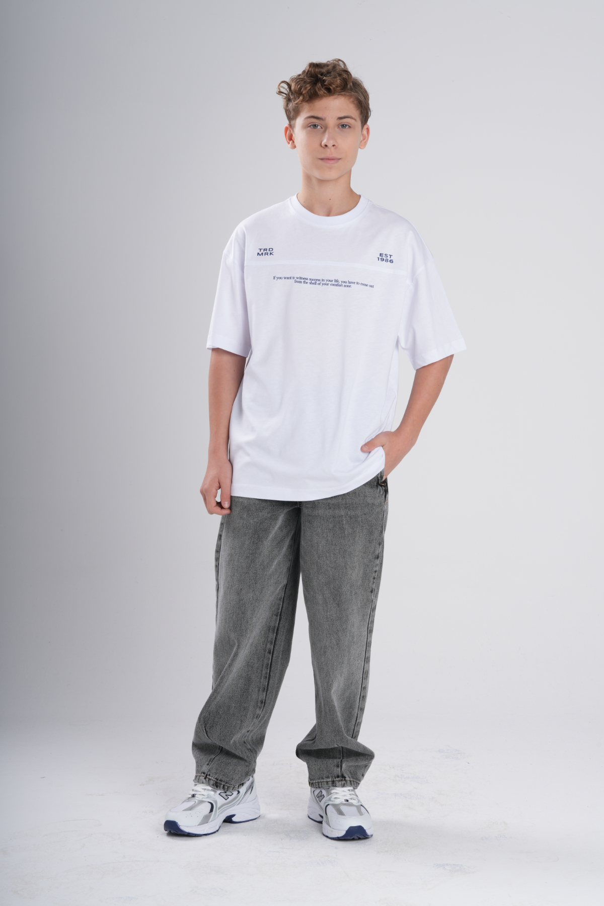 erkek-cocuk-rhat-kesim-on-ve-arkali-yazi-baskili-t-shirt-2597.jpg